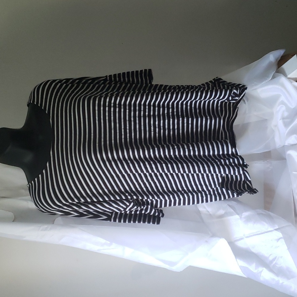 Black and White Stripped Tunic Top